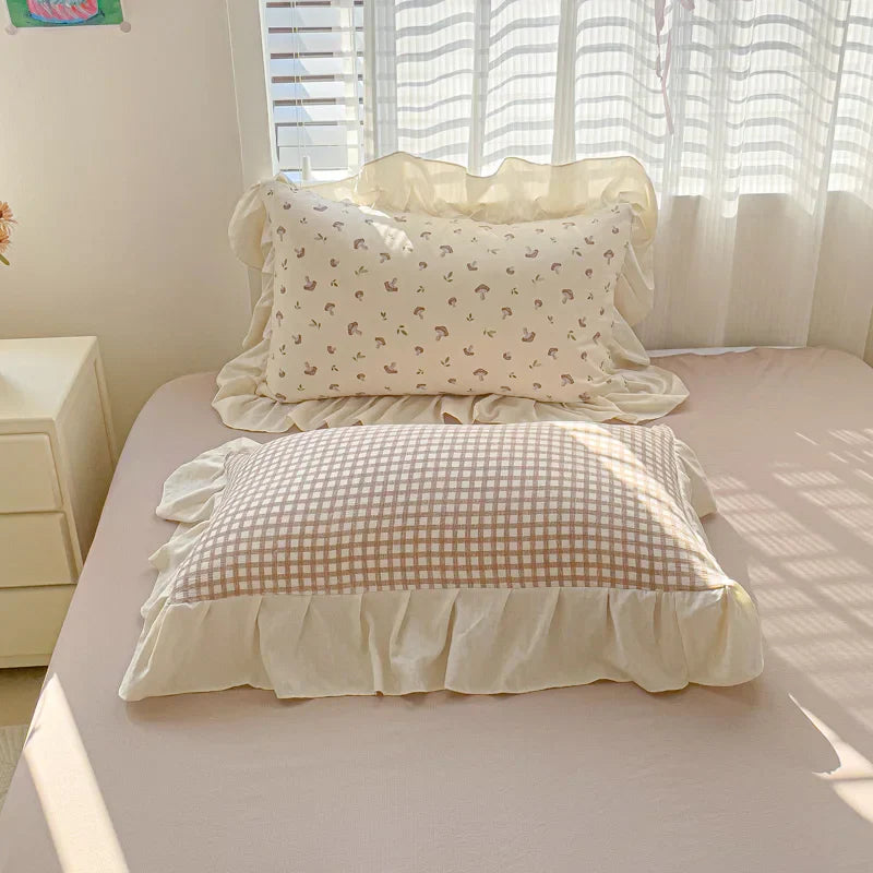 3pcs Korean lace Duvet Cover Set (1*Duvet Cover + 2*Pillowcase, Without Core), Pink checkered print Bedding Set