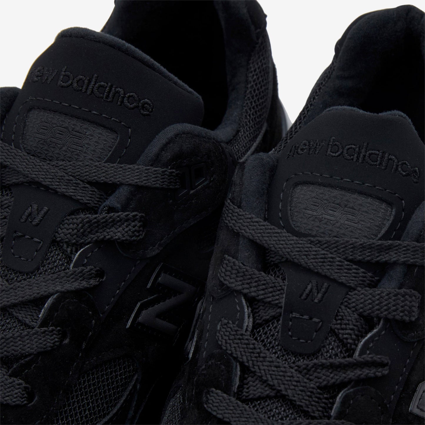 U992TB Black