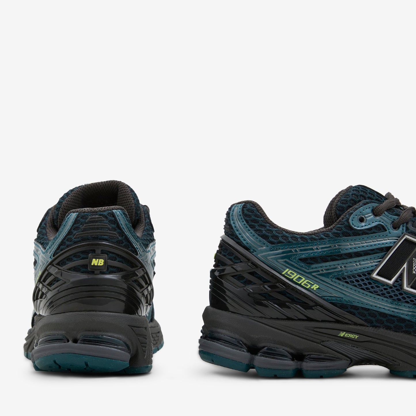 U190646S Medusa Green | Black