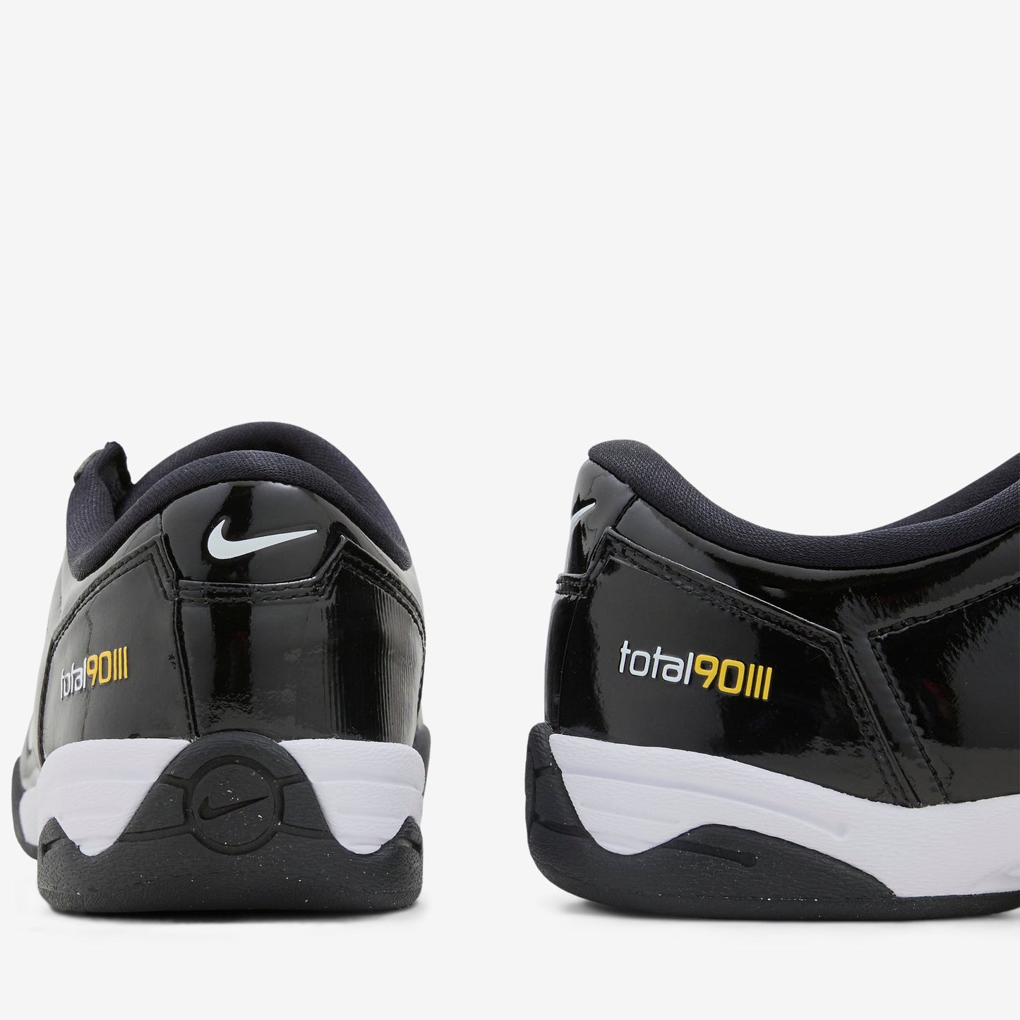Total 90 SP Black | White | Metallic Silver